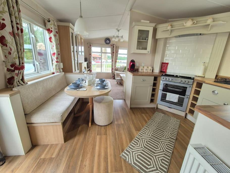 Amazing 2Bedroom Caravan In Lincoln, Tattershall Eksteriør billede