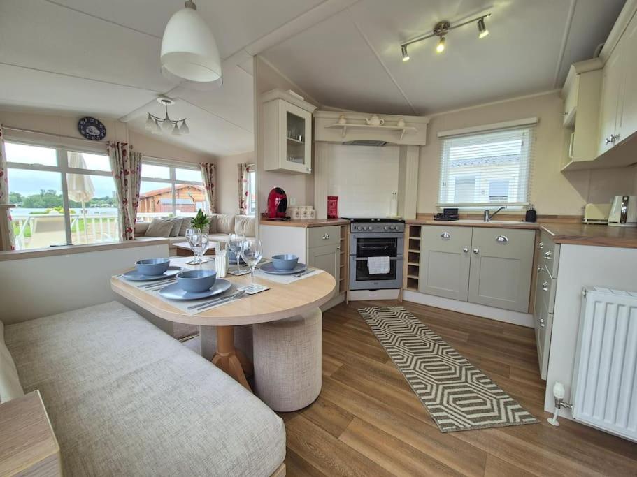 Amazing 2Bedroom Caravan In Lincoln, Tattershall Eksteriør billede
